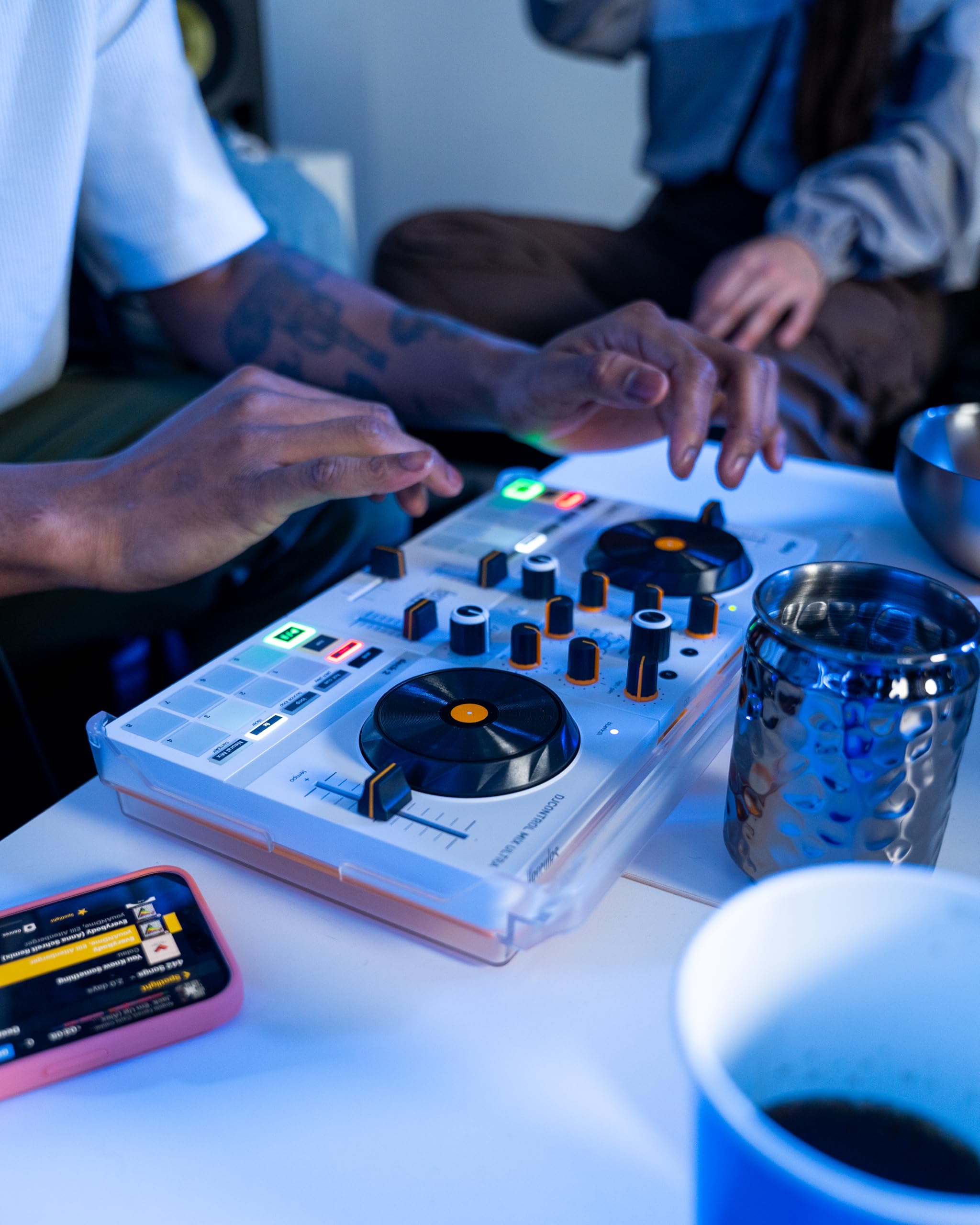 Hercules DJControl Mix Ultra : Amazon.in: Musical Instruments